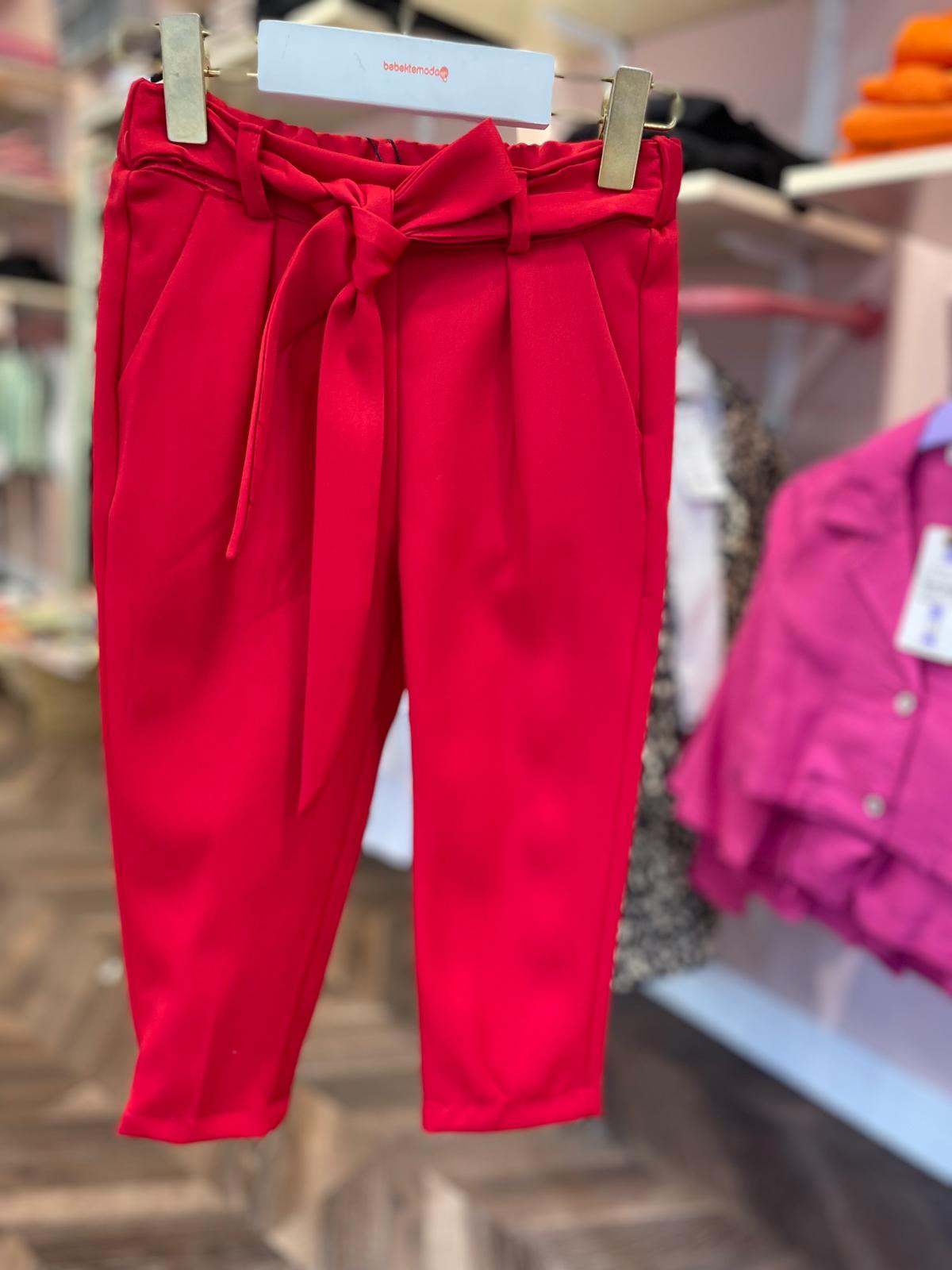 Kemerli Pileli Kumaş Pantolon Kırmızı