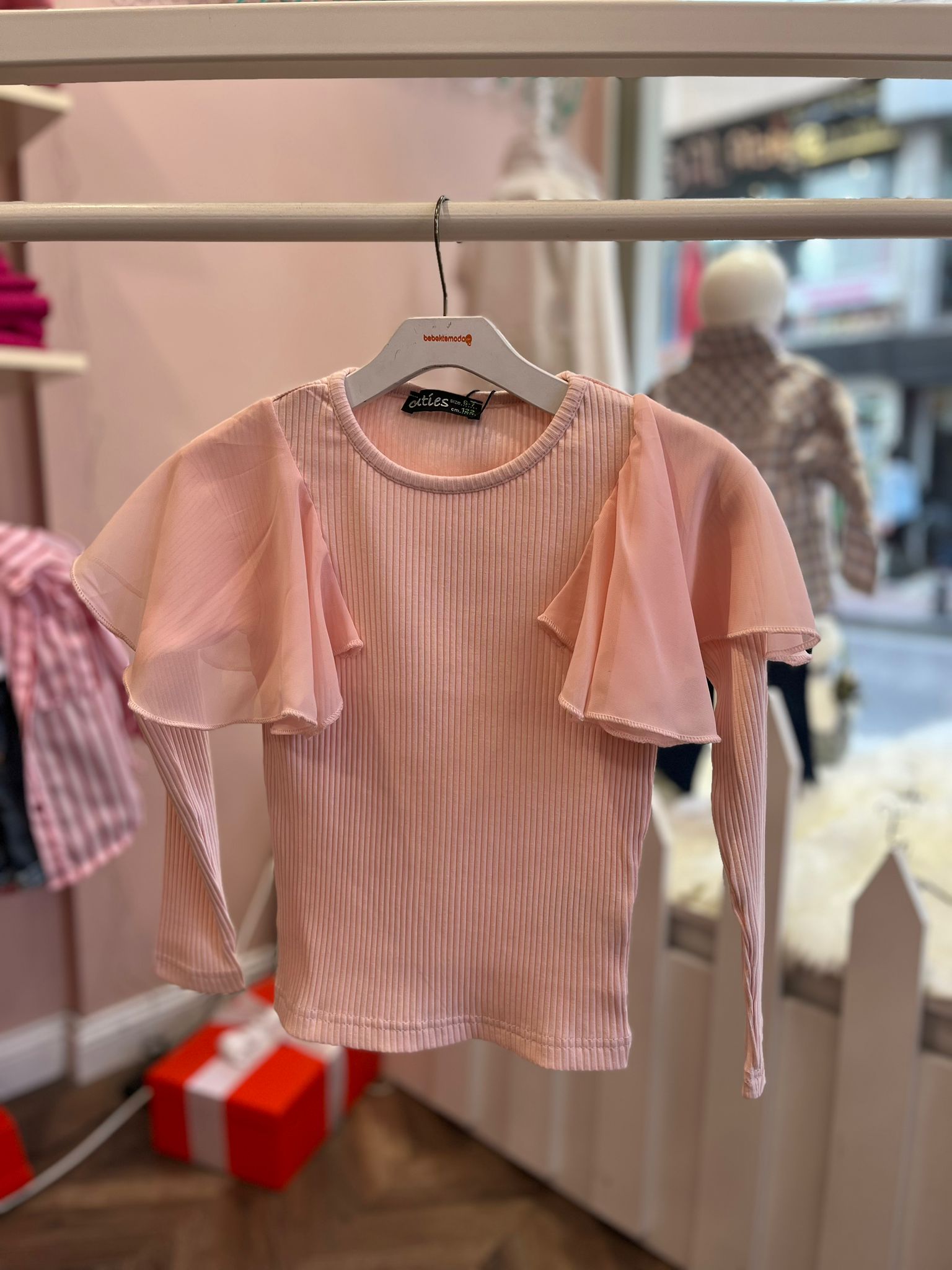 OMUZLARI FIRFIRLI FİTİLLİ BLUZ Pudra