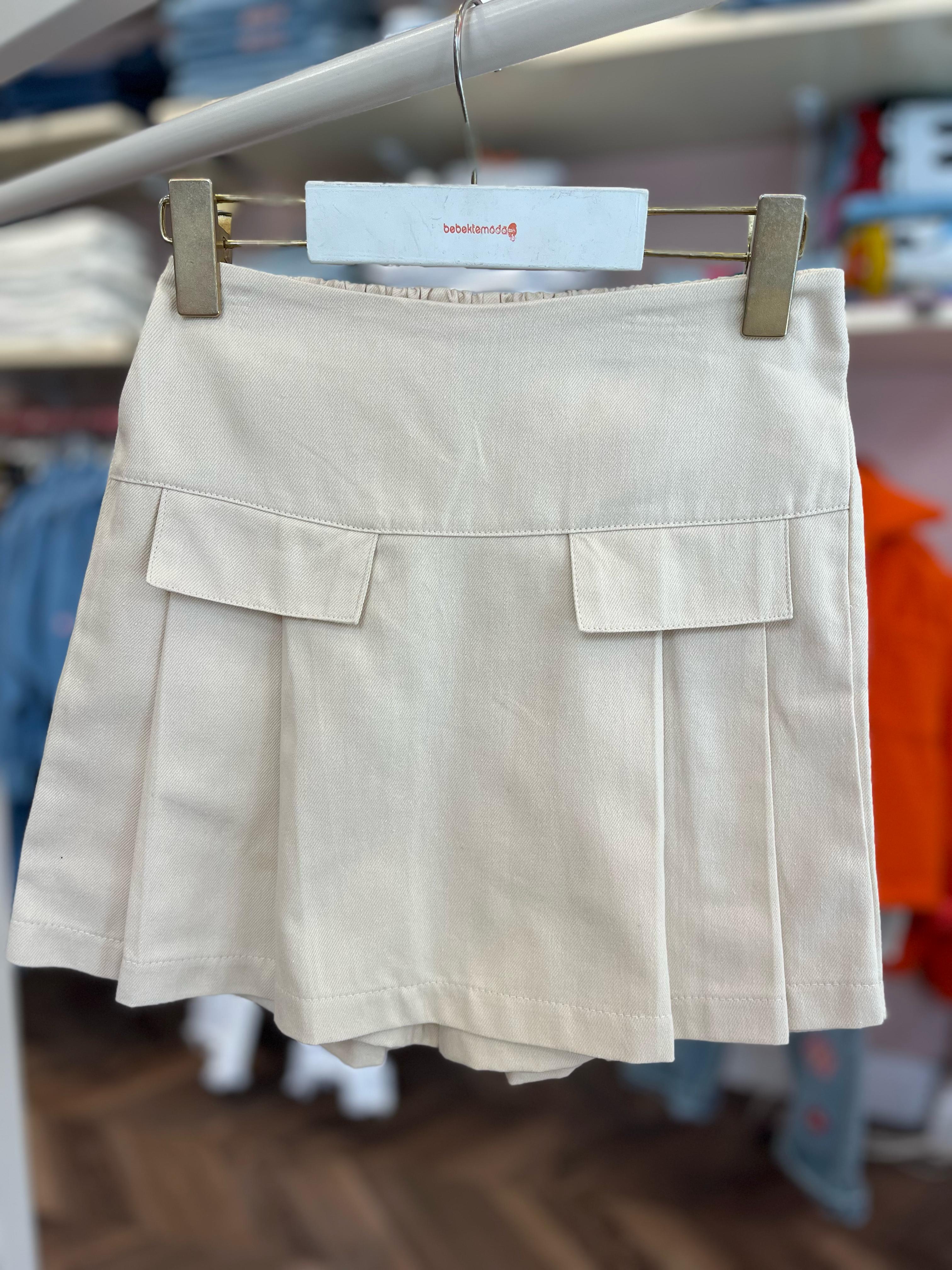 PİLİSE VE KAPAK DETAYLI ŞORT Taş