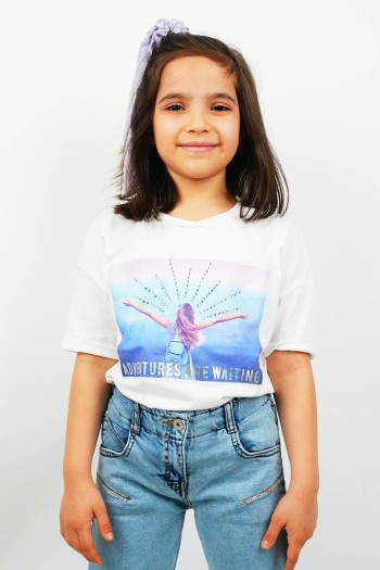Adventures Are Waiting Taş Detaylı Tişört Beyaz