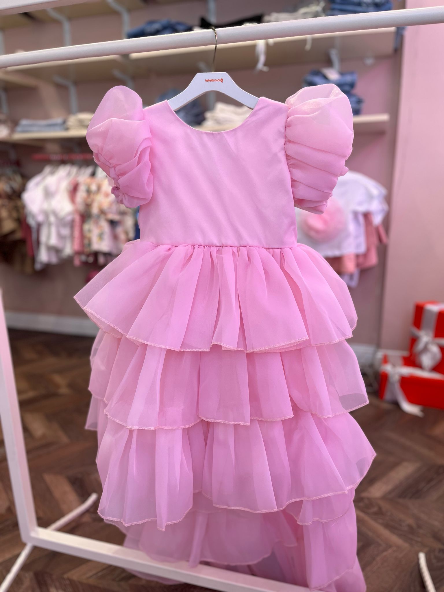 KUYRUĞU ÇIKARILABİLİR KATLI ABİYE Pembe