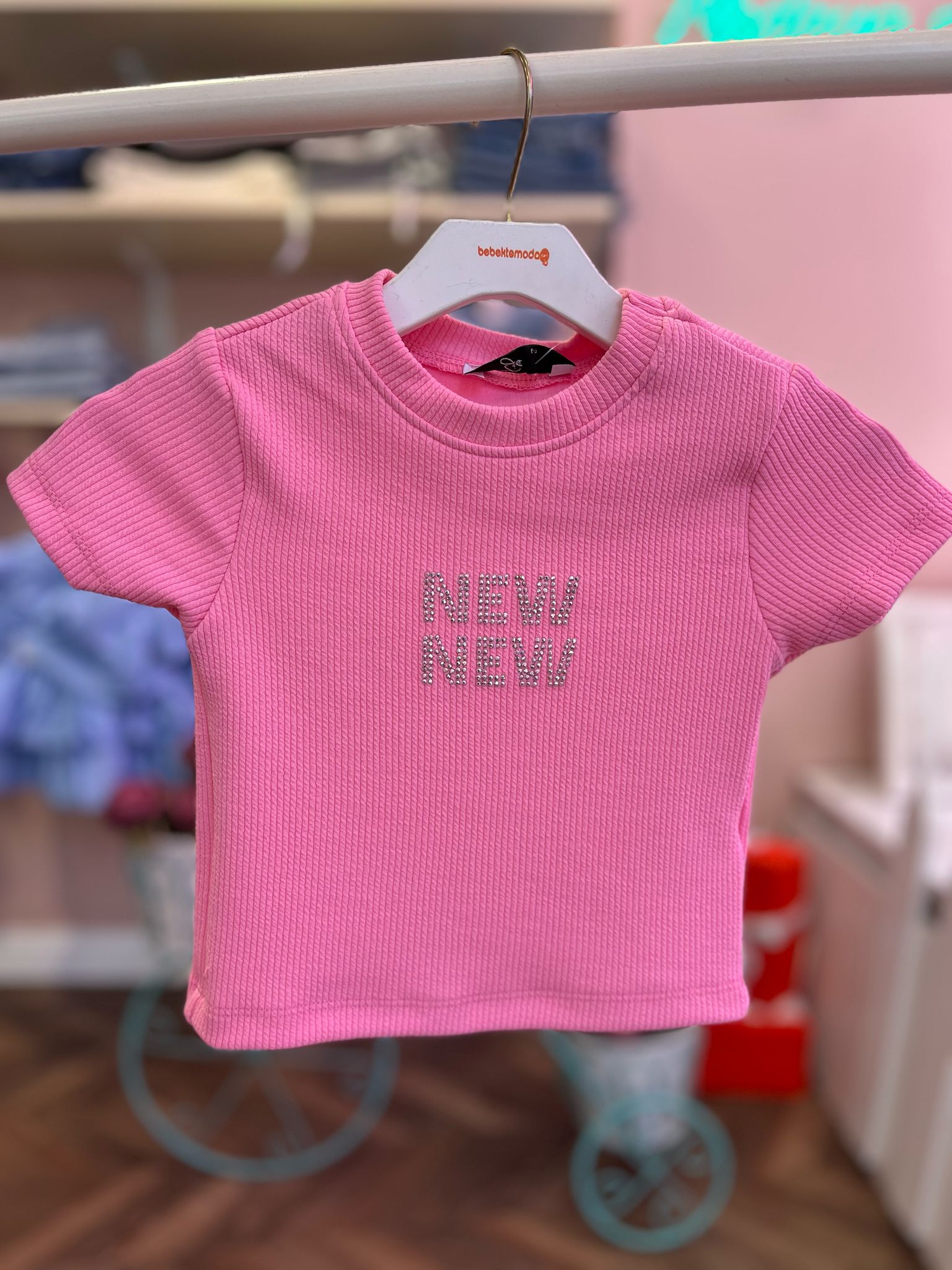 NEW TAŞ DETAYLI TİŞÖRT Pembe