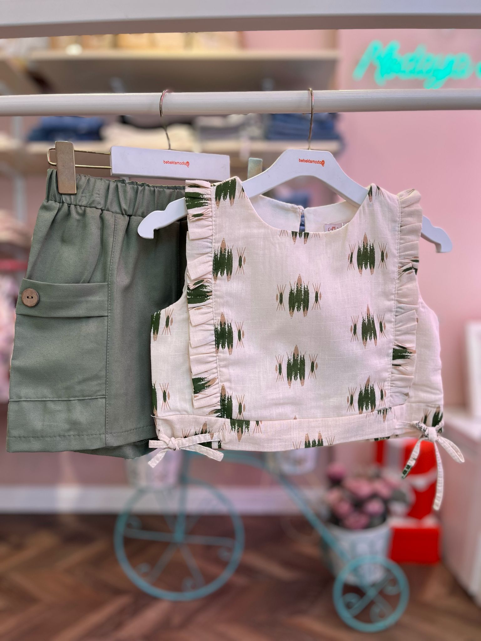 MİNİ FİYONK DETAYLI BLUZ ŞORT TAKIM Yeşil Haki