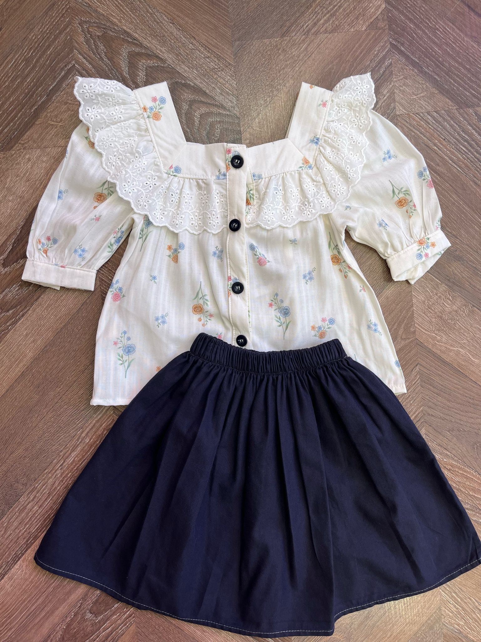 FİSTOLU KARE YAKA BLUZ ETEK TAKIM Laci Beyaz