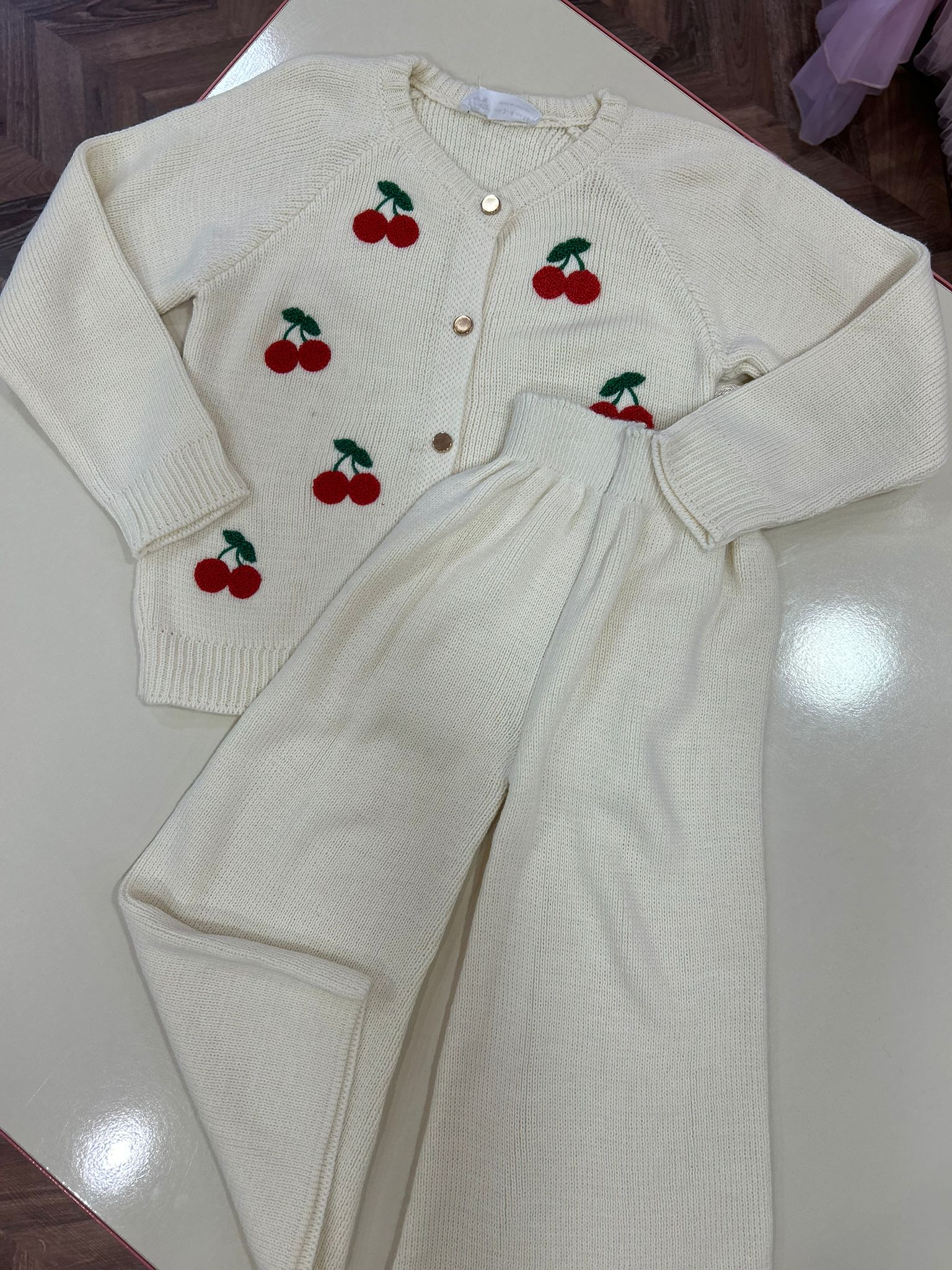 Taş KİRAZ İŞLEMELİ HIRKA PANTOLON TAKIM