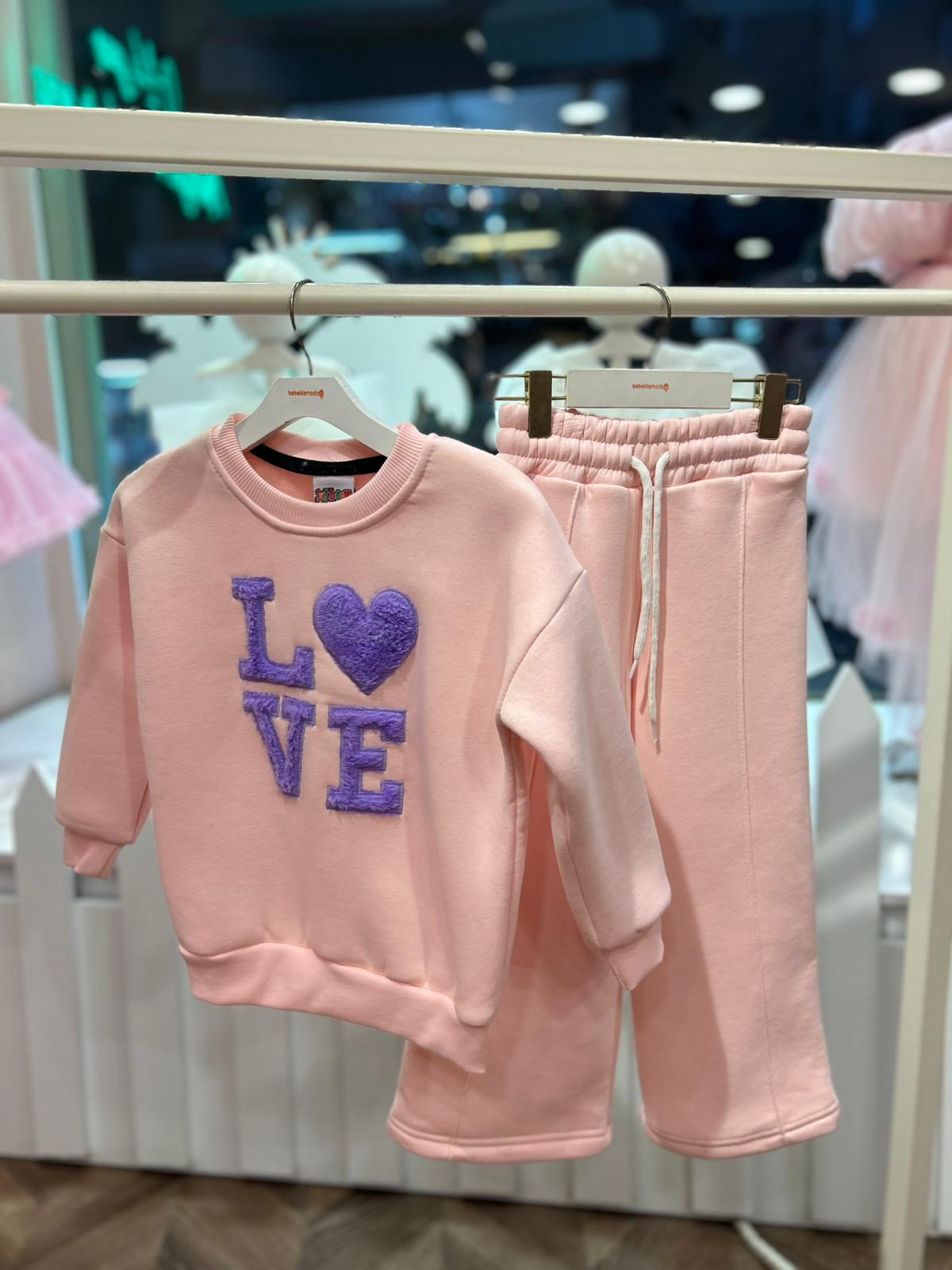 Yavruağzı LOVE İŞLEMELİ ŞARDONLU 3 İPLİK TAKIM