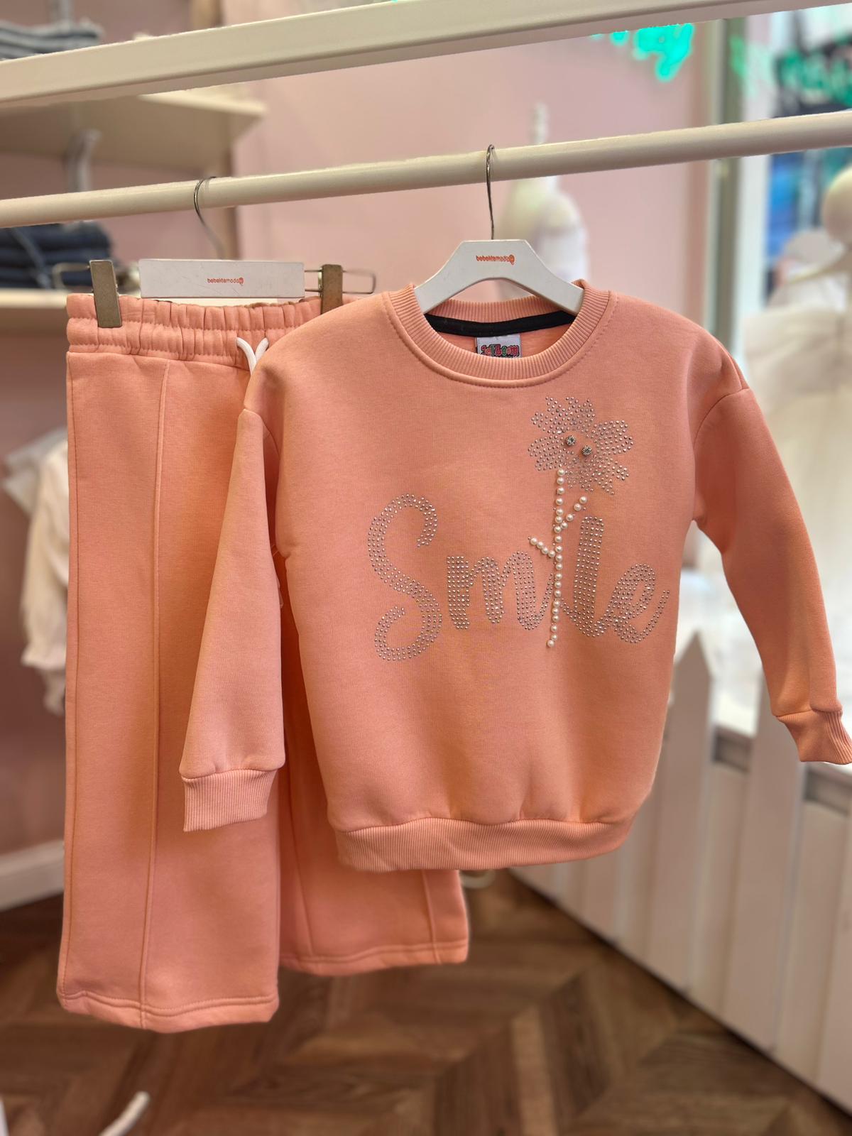 SMILE YAZILI TAŞ VE İNCİ DETAYLI ŞARDONLU 3 İPLİK TAKIM Yavruağzı