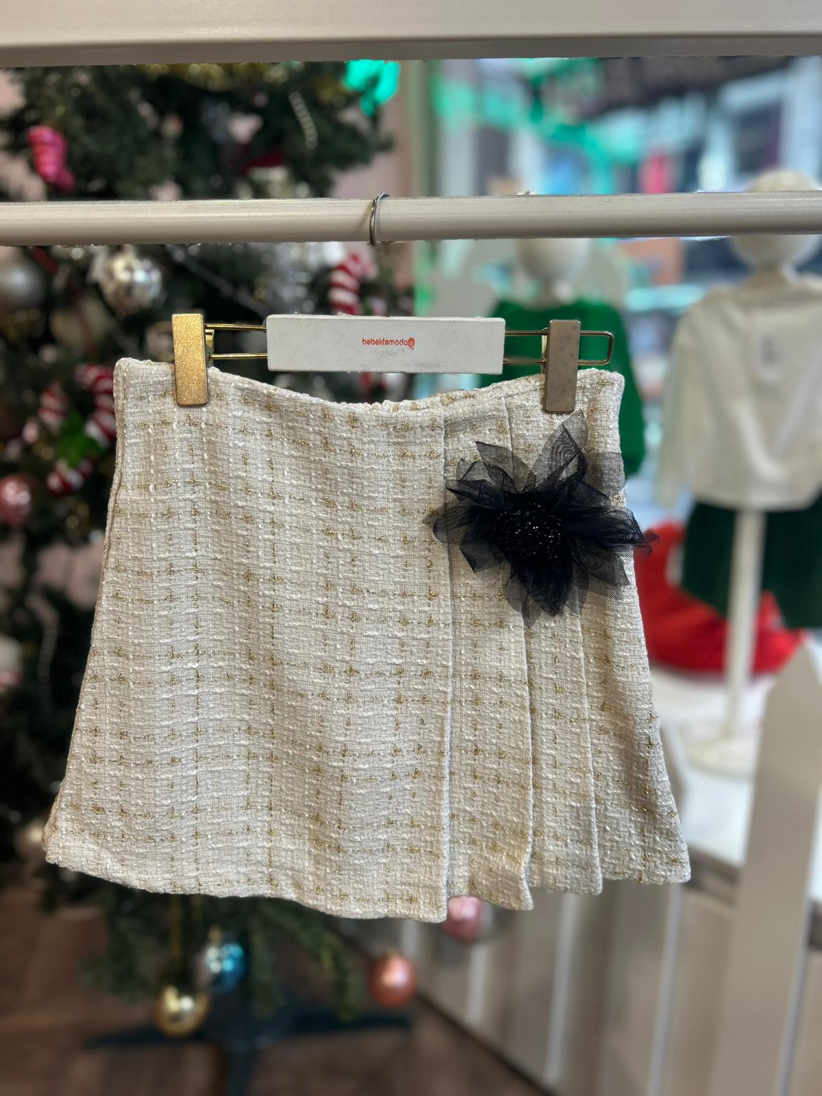 AKSESUARLI ŞANEL KUMAŞ ŞORT ETEK Bej