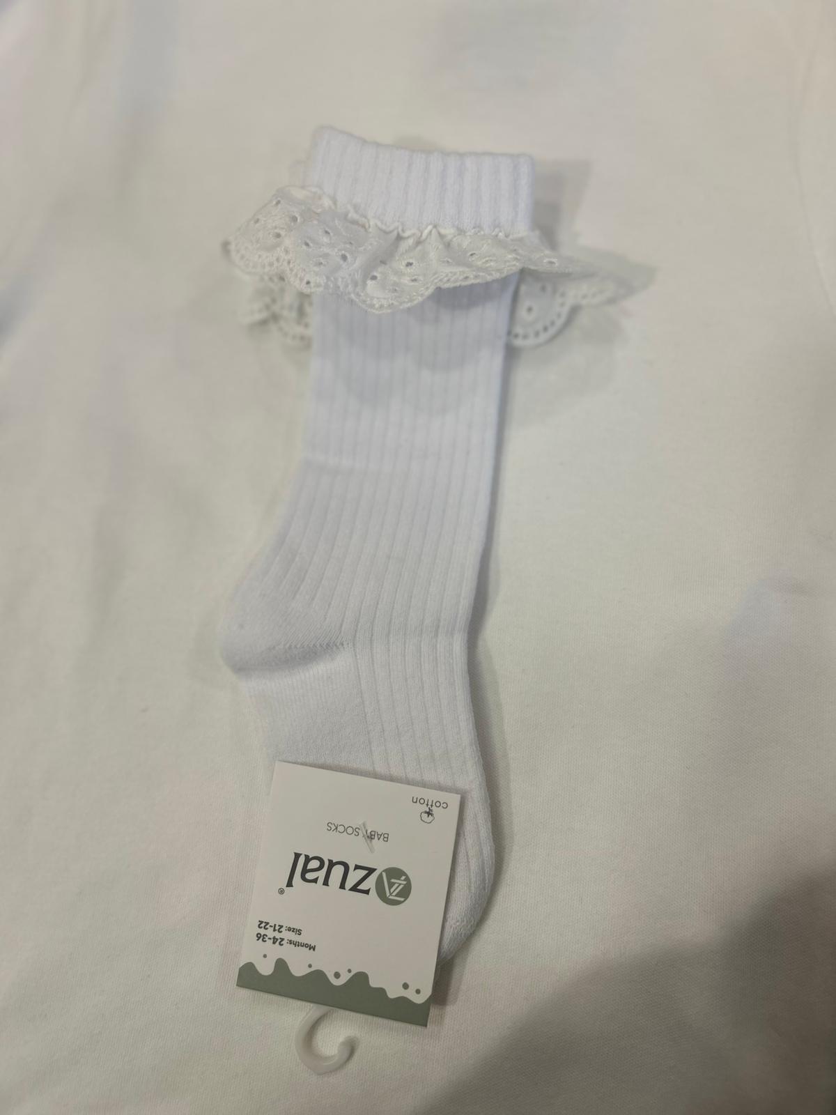 BİLEĞİ GÜPÜR DETAYLI ÇORAP Beyaz