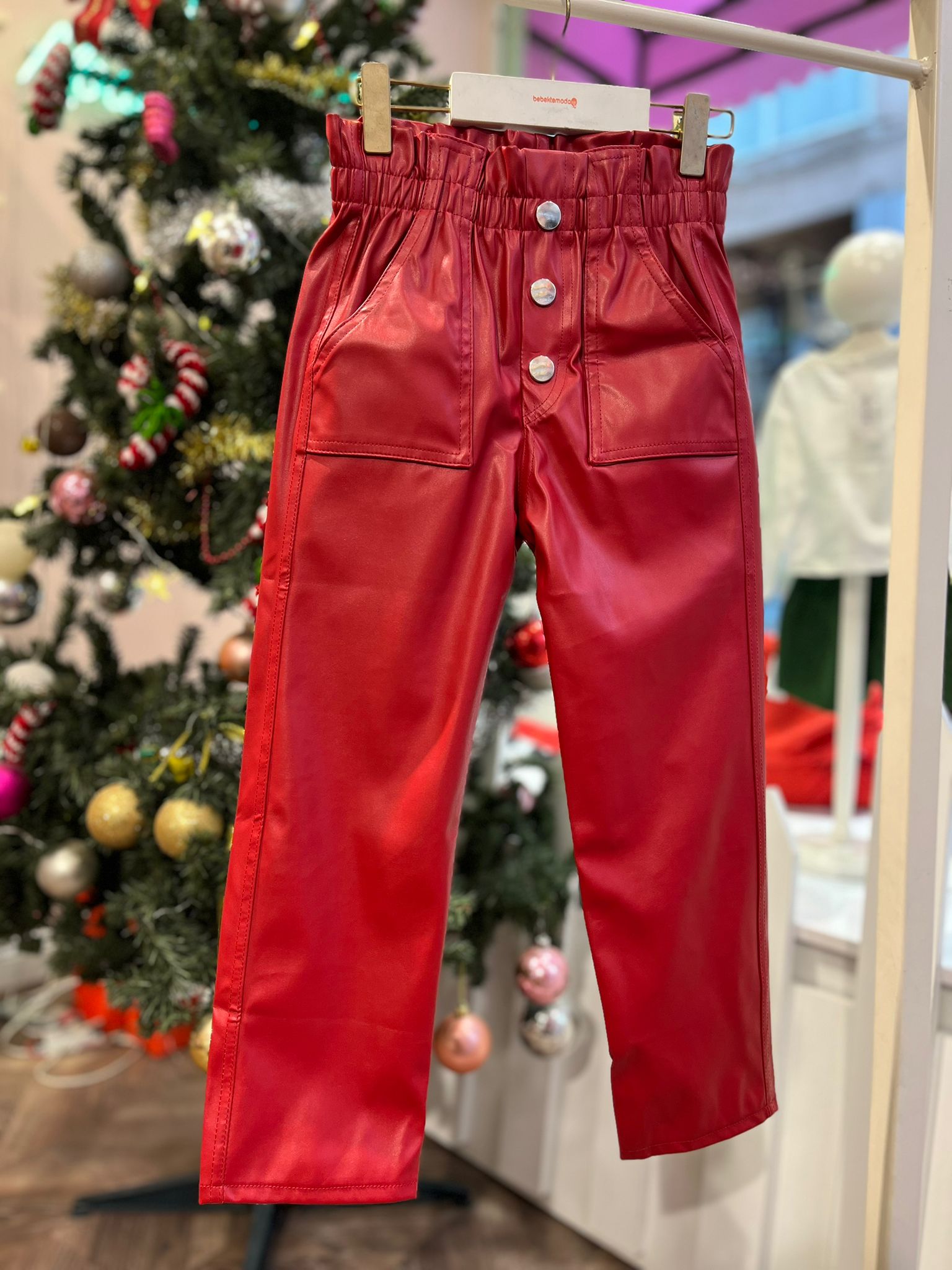 ÖNÜ DÜĞME DETAYLI BELİ LASTİKLİ DERİ PANTOLON Kırmızı