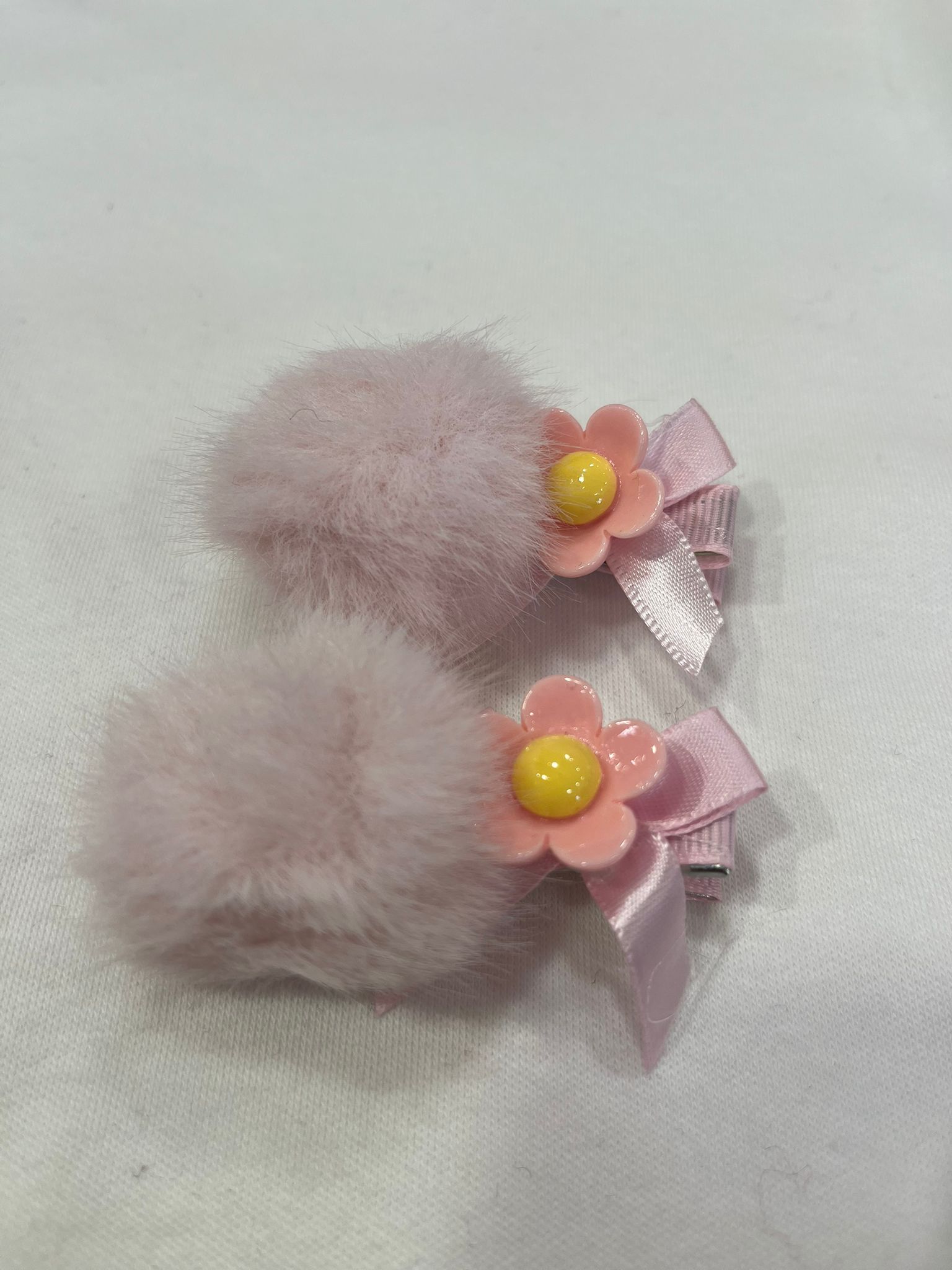 PAPATYA DETAYLI PELUŞ KLİPS TOKA Pudra