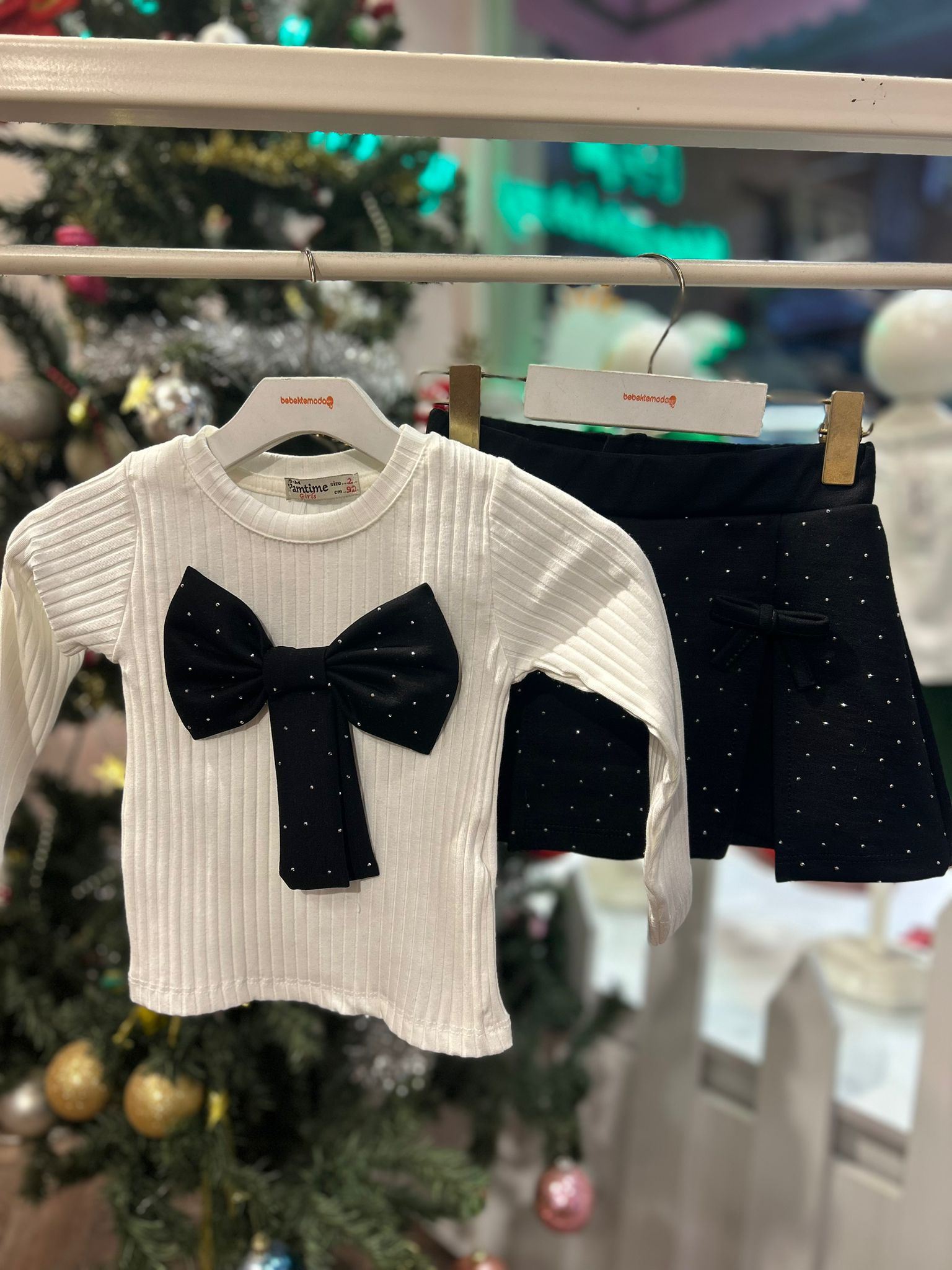 FİYONKLU BLUZ TAŞLI YIRTMAÇ DETAYLI ETEK TAKIM Siyah Byz