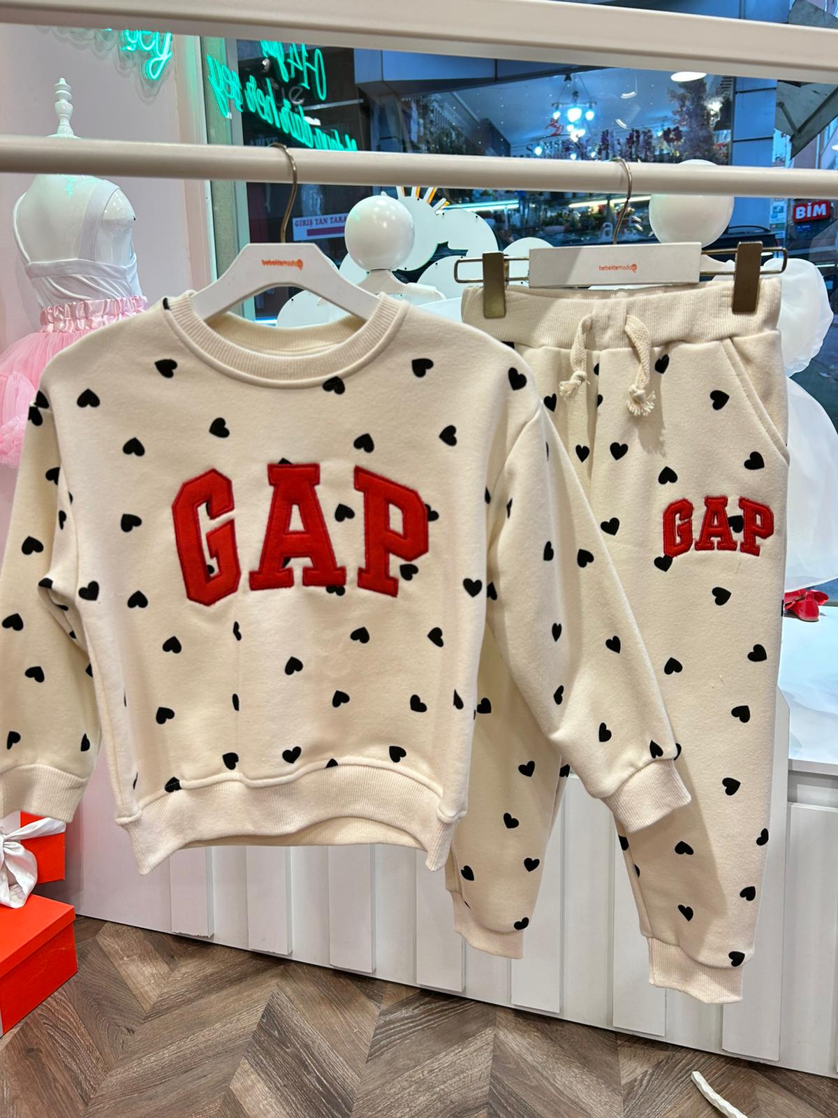 KALP BASKILI YAZI DETAYLI EŞOFMAN TAKIMI Taş