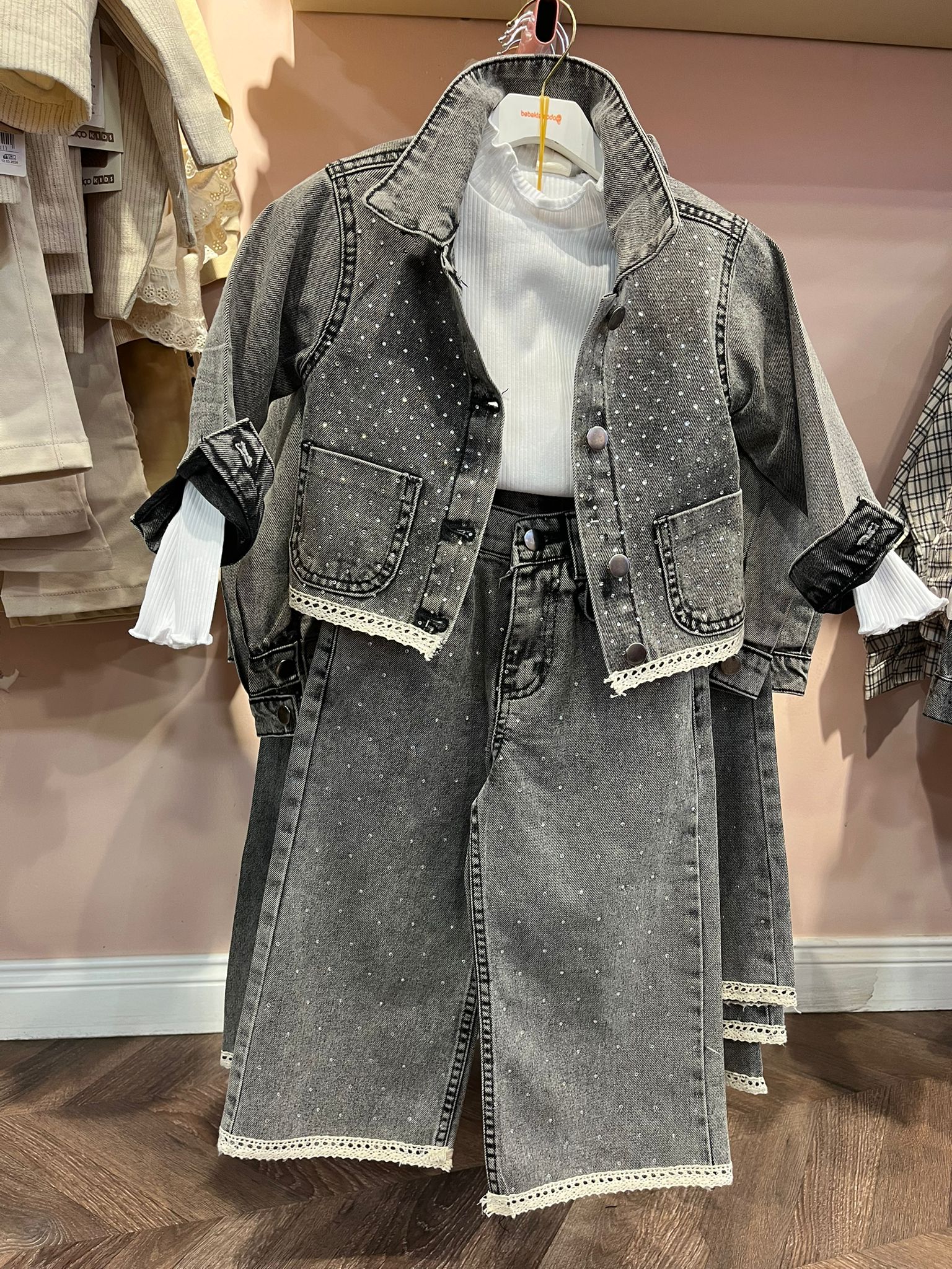 GÜPÜR DETAYLI TAŞLI KOT CEKETLİ TAKIM Gri