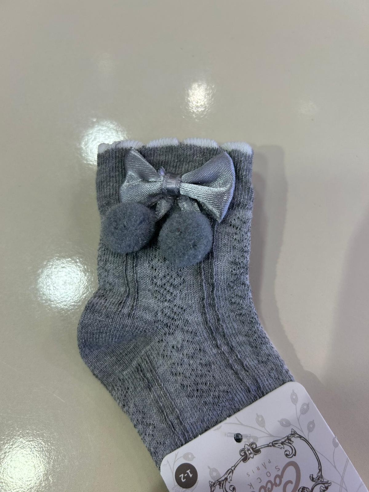 PONPONLU DESENLİ SOKET ÇORAP Gri