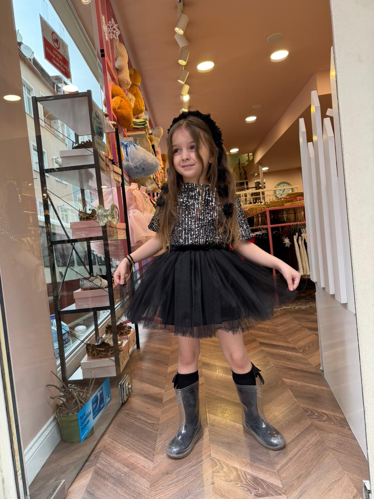 TÜTÜ ETEKLİ PAYETLİ BLUZ TAKIM Siyah