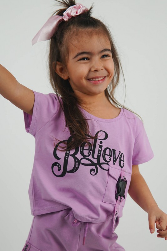 Lila Believe Cep Detaylı Crop Tişört