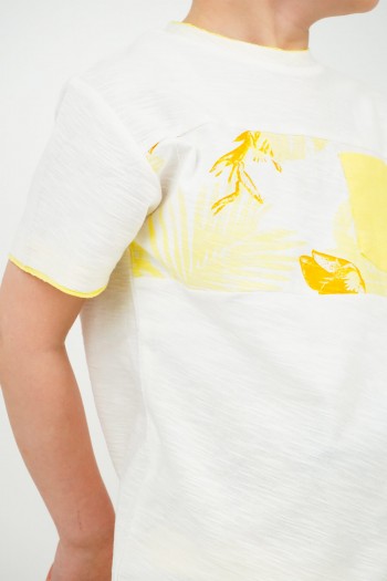 Sarı Beyaz Yaprak Desenli Kısa Kollu Tişört