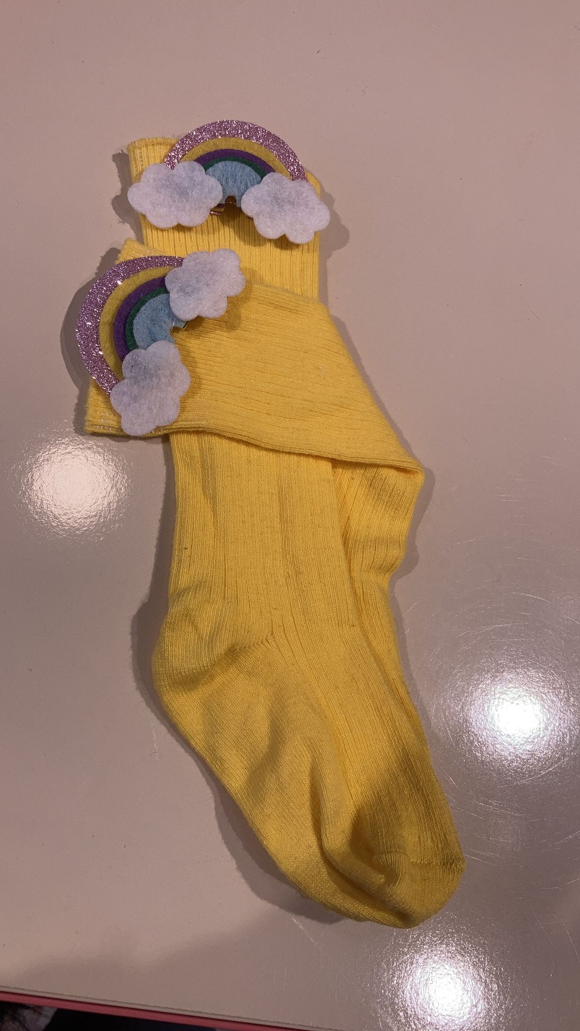 Gökkuşağı Aksesuarlı Fitilli Dizaltı Çorap Sarı