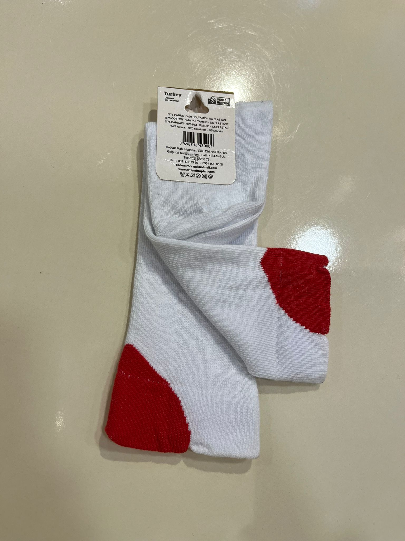 Bileği Kalp Detaylı Dizaltı Çorap Kırmızı